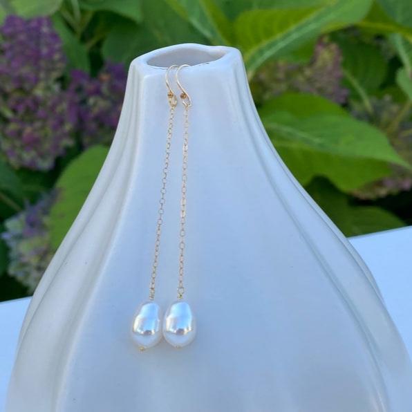 Tear drop pearl chain Earrings