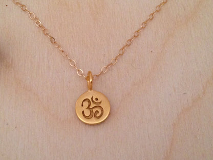 Tiny Gold Om Pendant,Ohm,Aum,Spiritual Jewelry,Yoga Jewelry,Outdoors,Modern Jewelry,Namaste,Meditation,mindfulness,ohm necklace,om necklace,