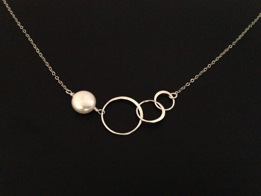 Three circles necklace, intertwined circles, eternity necklace, sterling silver, pearl necklace, infinity Necklace, bridesmaid gifts